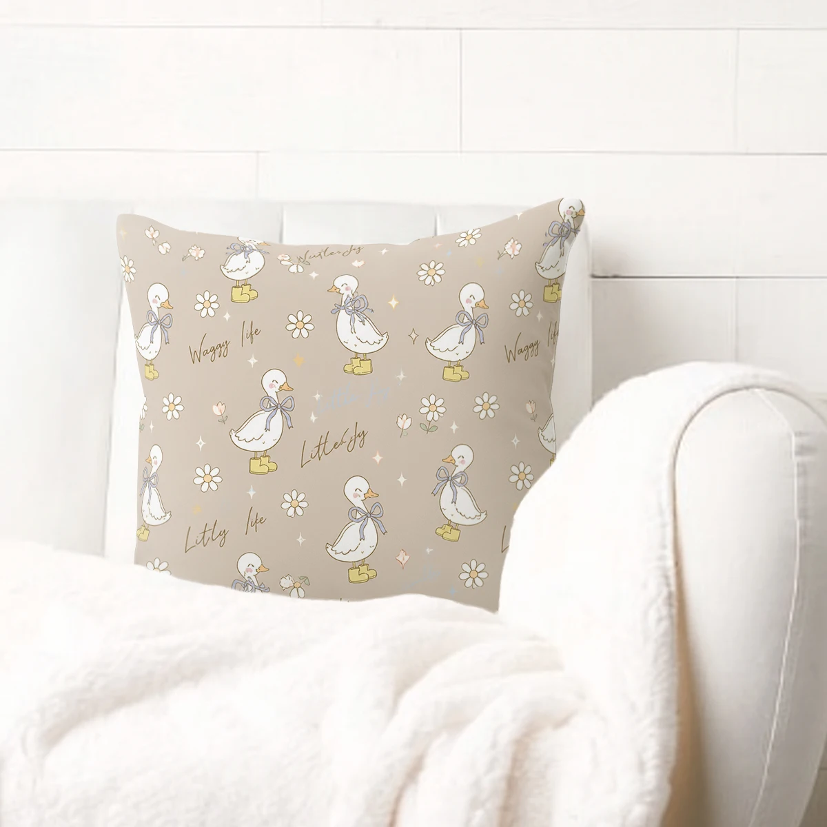 Vibrant Artistic Cat Pattern Polyester Pillow Cover - Decorative Cushion Case for Sofa, Bedroom, Living Room, No Insert Included