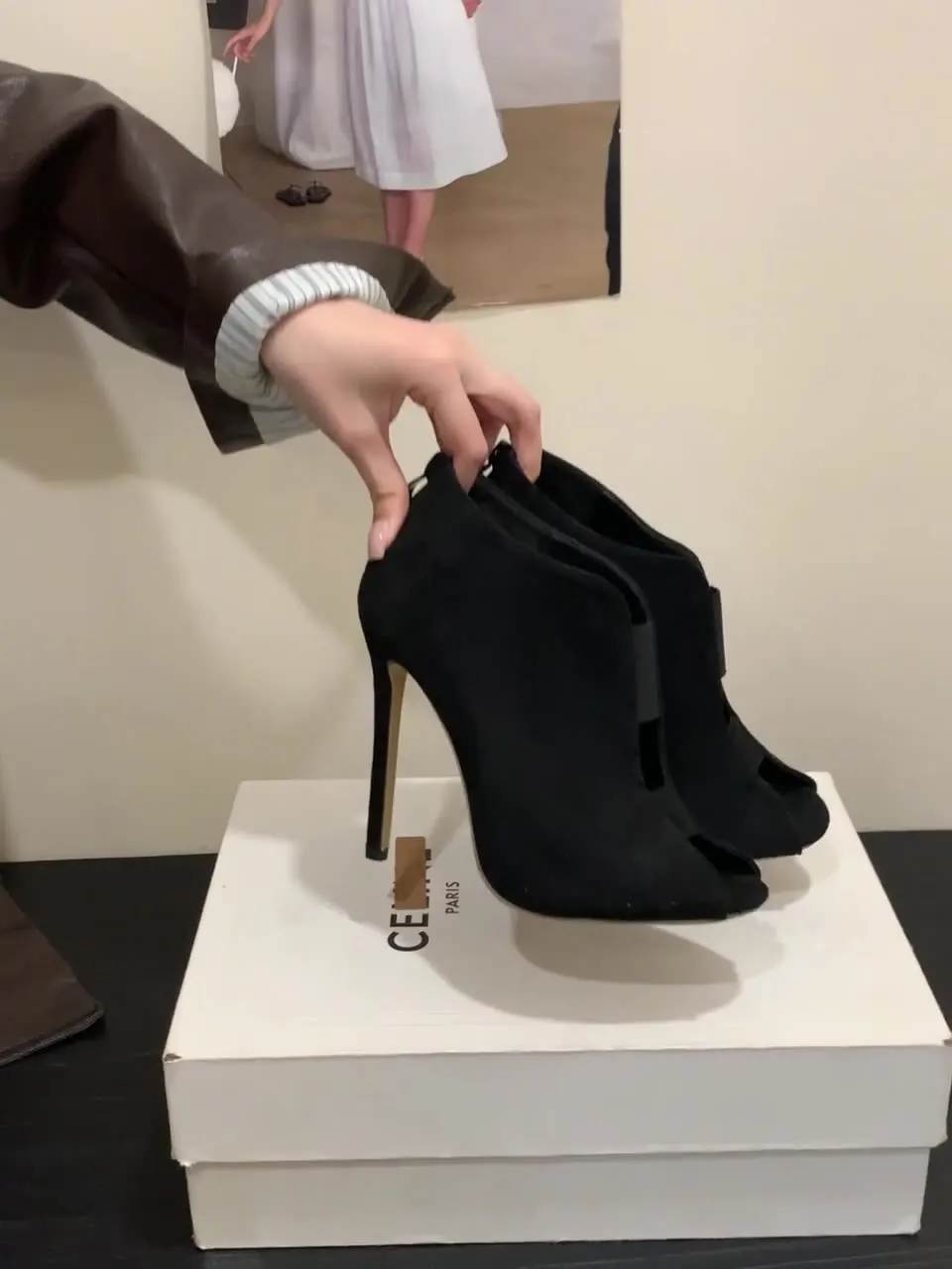 ローサンダル-レディース-レザー-スーツ-女性-ベージュ-大きいサイズ-オールマッチ-シューズ-レディース-2026-夏-ヒール-ローヒール-快適-ブラック-新作-g