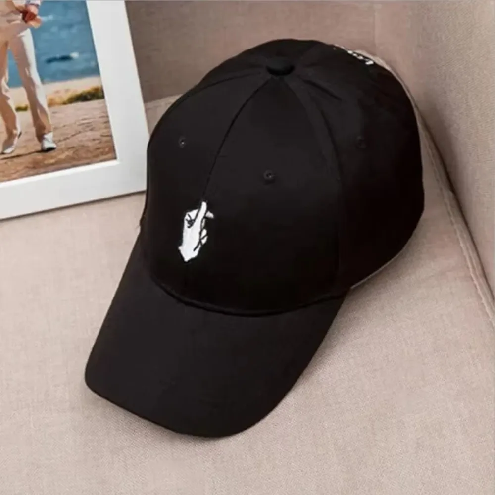 

Fashion Men Women Boys Love At Finger Baseball Cap Adjustable Strapback Trucker Hats Summer Sunscreen Cap Black/ Pink/White