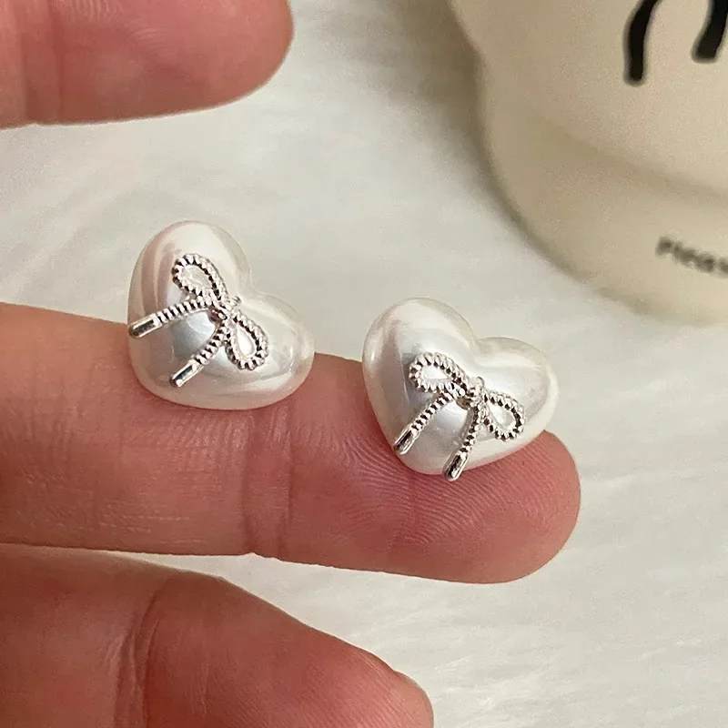 

Cute Bow Love Heart Imitation Pearl Stud Earrings for Women Girls Fashion Design Earrings Autumn Student Jewelry Accessories