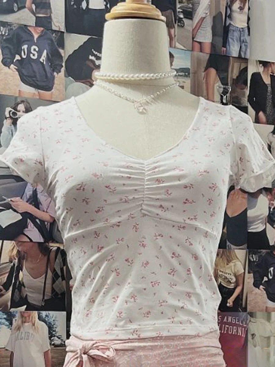 

Pink Floral Print Folds Crop Top Woman V-Neck Soft Cotton Casual Cropped T-Shirt Sweet Female Vintage Short Sleeve Tee Tops