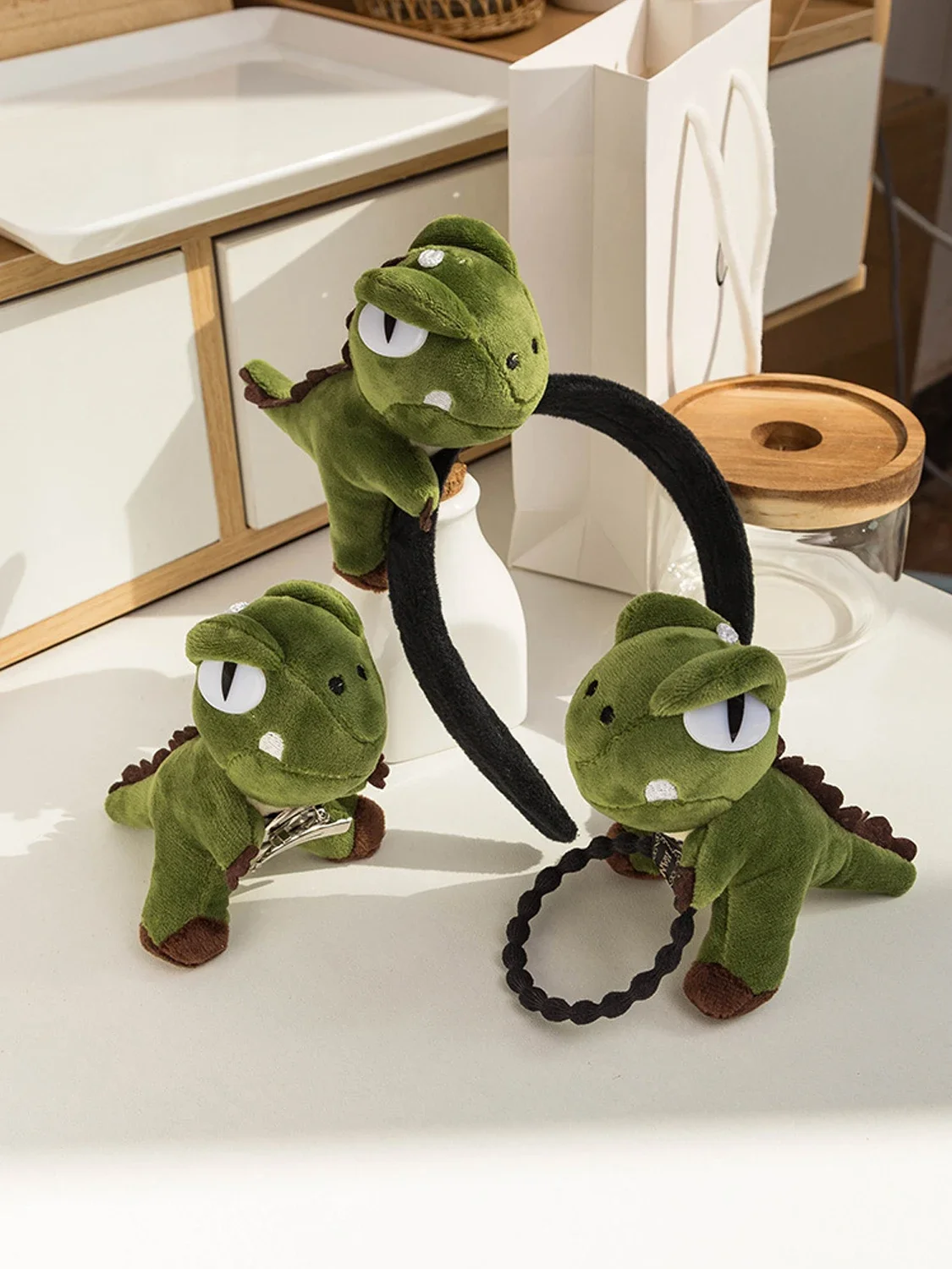 1 Stück Cartoon grüner Dinosaurier süßes Shampoo-Stirnband, super süßes Puppenkopfseil, doppelter Verwendungszweck, zarte Plüsch-Brosche-Haarnadel