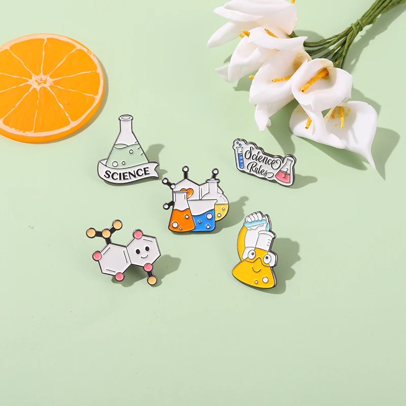 5pcs /Set Cute Chemistry Bottle Enamel Pins Science Chemical Molecular Lapel Brooches for Scientist Badges Jewelry Accessories