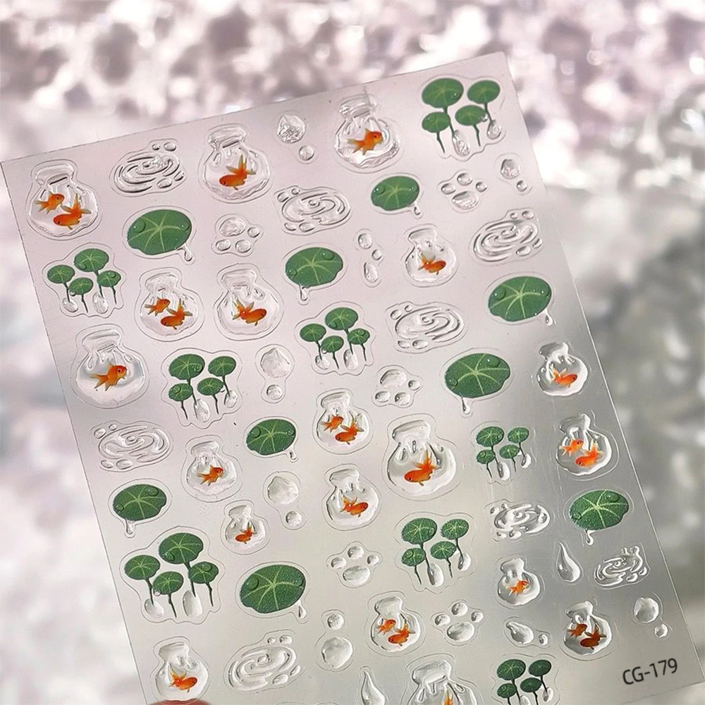 5D Koi Fish in Clear Fish Tank Nail Art Stickers Goccia d'acqua Verde Foglia di loto Autoadesiva Lucida Decalcomanie per unghie Adesivi per manicure