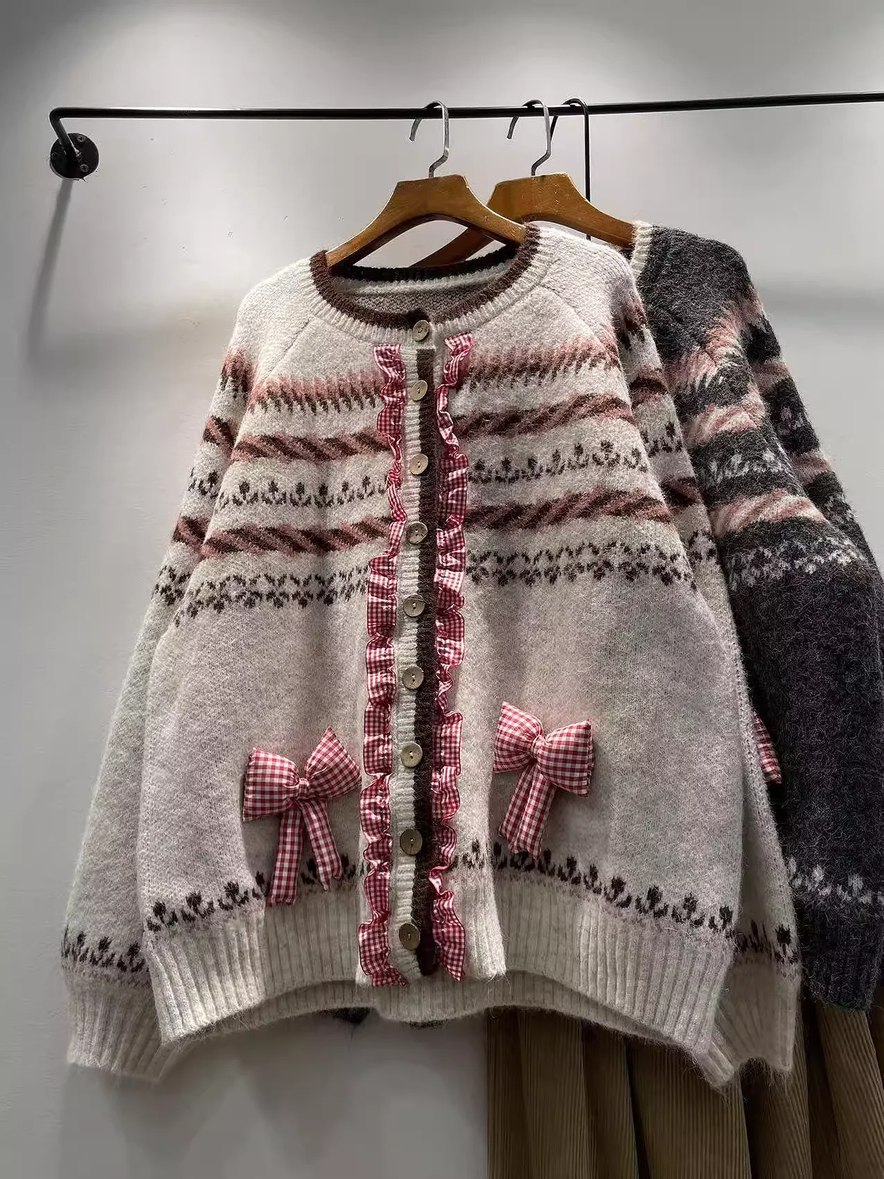 

2026 Mori Girl в консервативном стиле, клетчатый свитер с рюшами, кардиган для женщин, зимний милый свободный вязаный кардиган, верхняя одежда