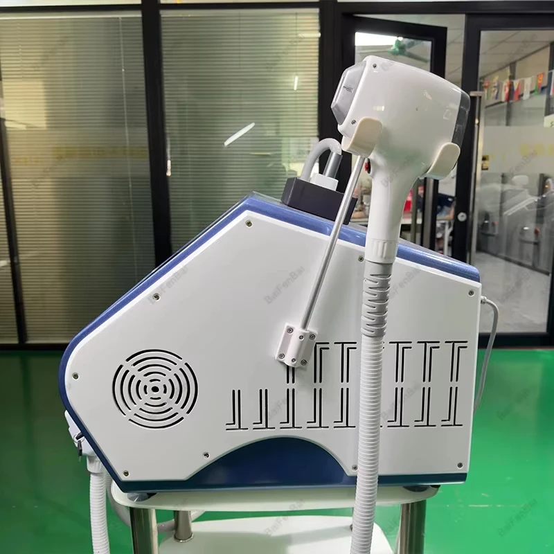 أحدث تصميم المحمولة 3000 واط/4000 واط آلة إزالة الشعر بالليزر البلاتين الجليد 755nm 808nm 940nm1064nm تكنولوجيا الصمام الثنائي الطول الموجي