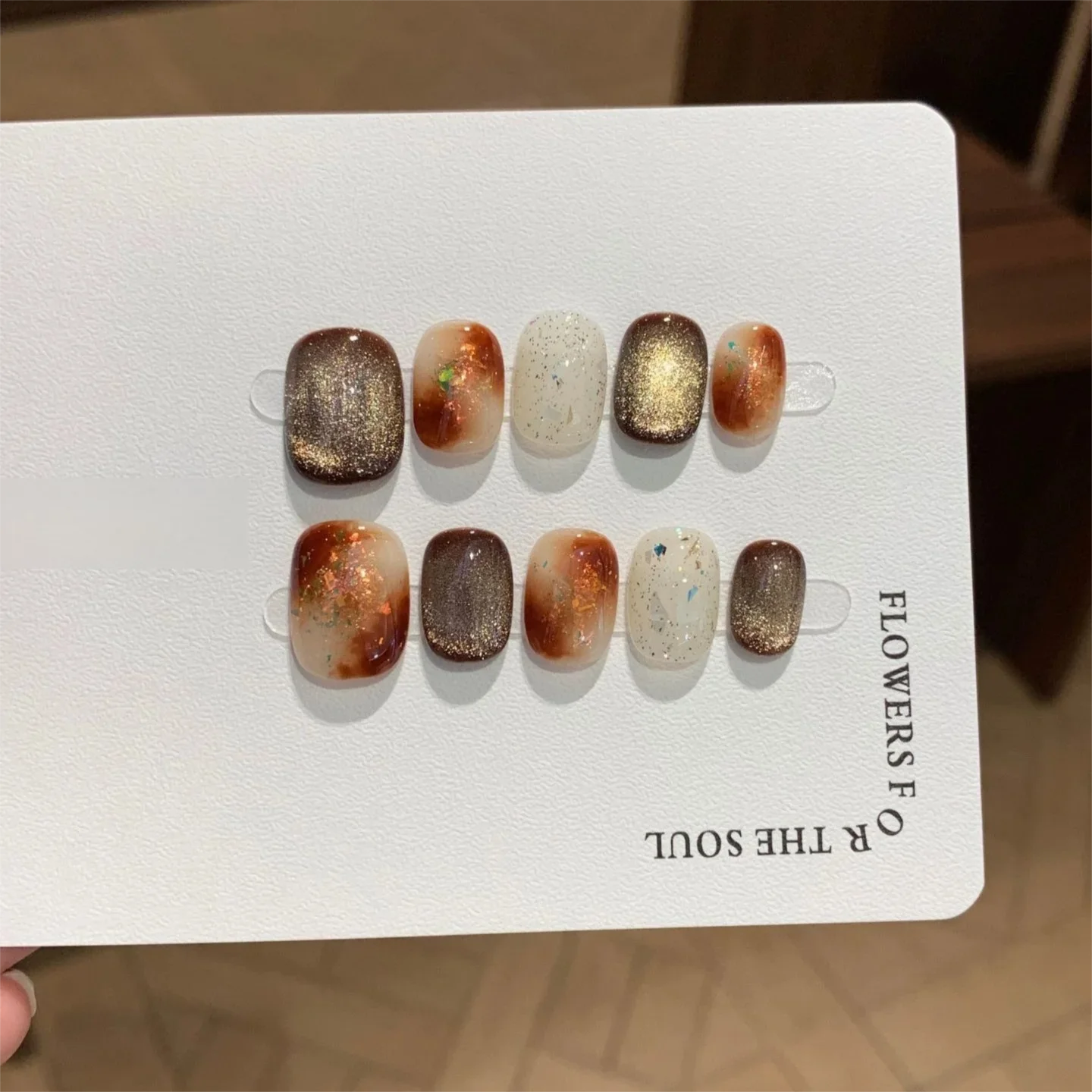

10pcs Handmade Press on Nails Autumn Brown Shimmering Cat's Eye Fake Nail for Women&Girls Short Detachable Wearable False Nail
