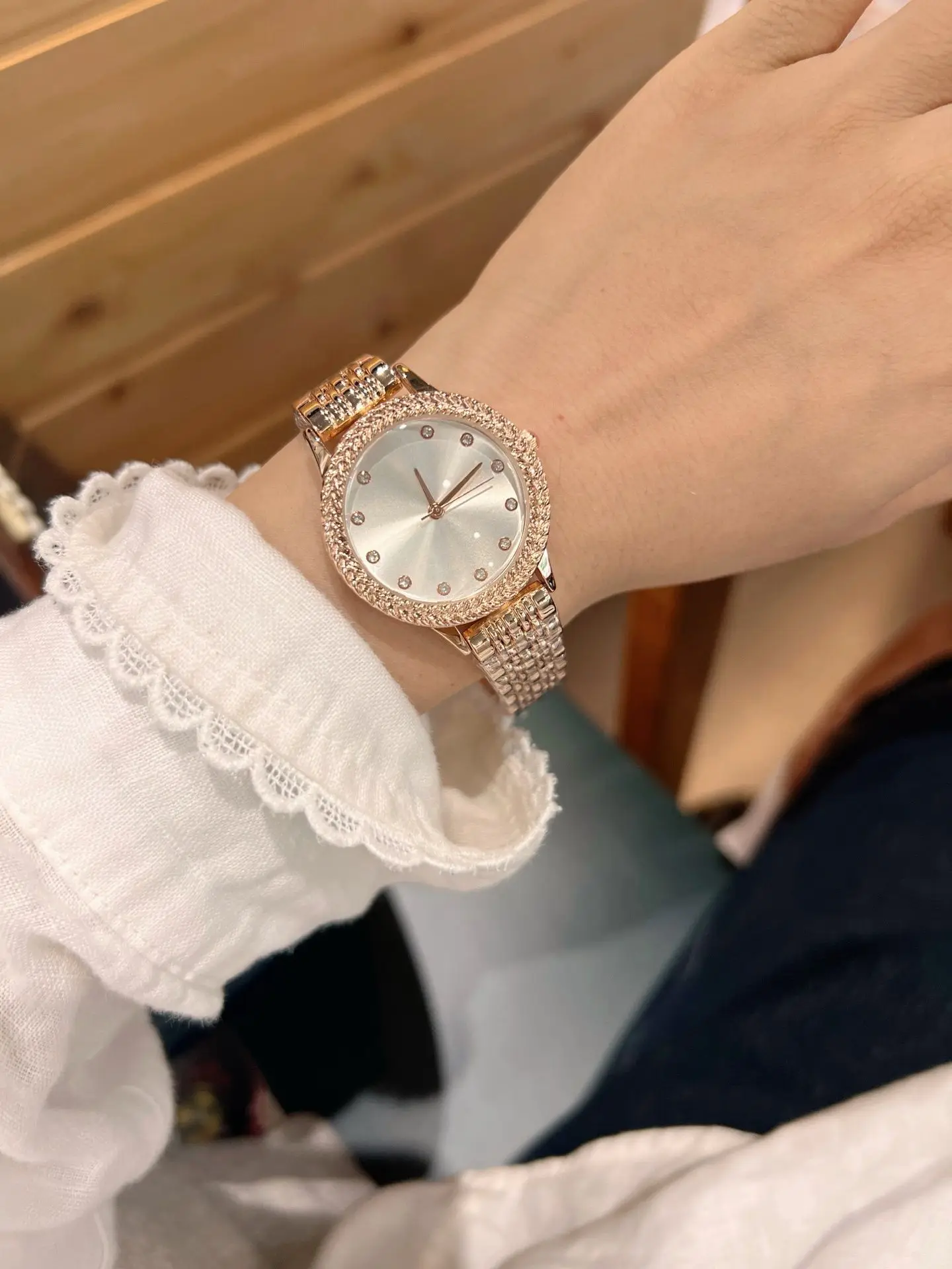 Retro Designer Style Men's Watch Women's Watch Couple Analog Quartz Wrist Watch Genuine Leather Strap Waterproof Luminous Dial Vintage Clock For Travel Office Anniversary Dating Gifts