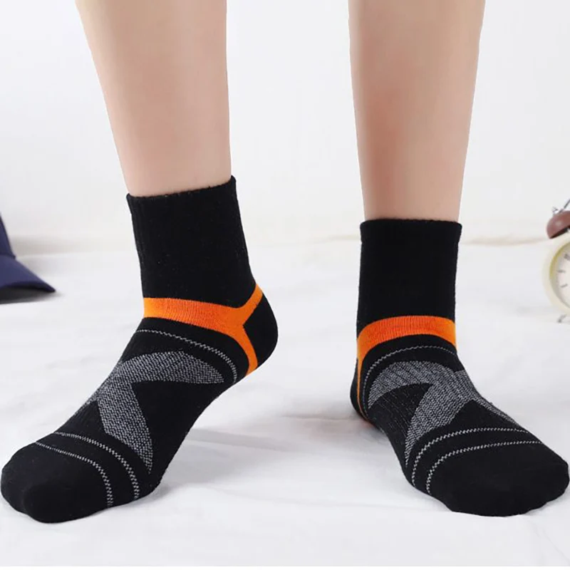 2/4 Paar professionelle Fitness-Socken, rutschfeste Laufsocken, für Damen und Herren, universell einsetzbar für Basketball- und Fußballtraining. – Detail 11