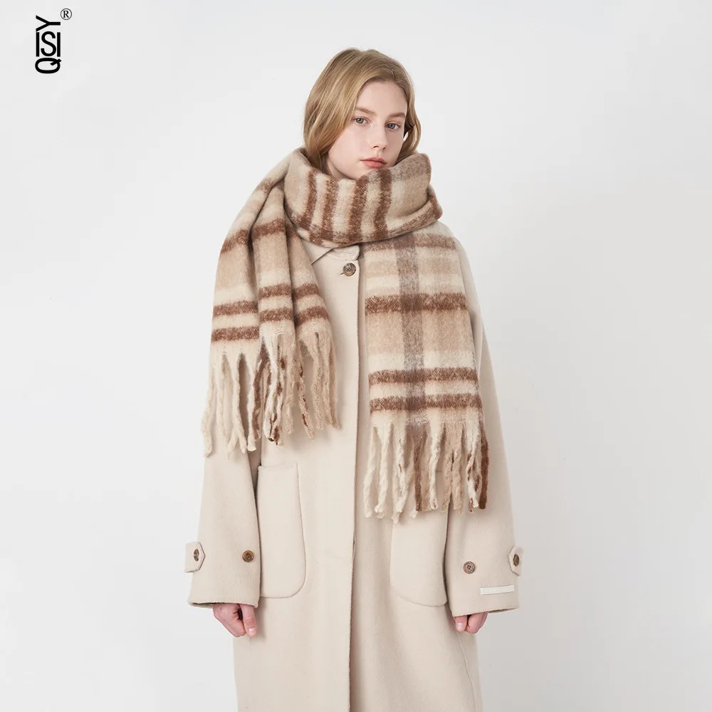 

New French Classic Retro Cashmere Checkered Scarf for Women To Keep Warm in Winter with Tassels
