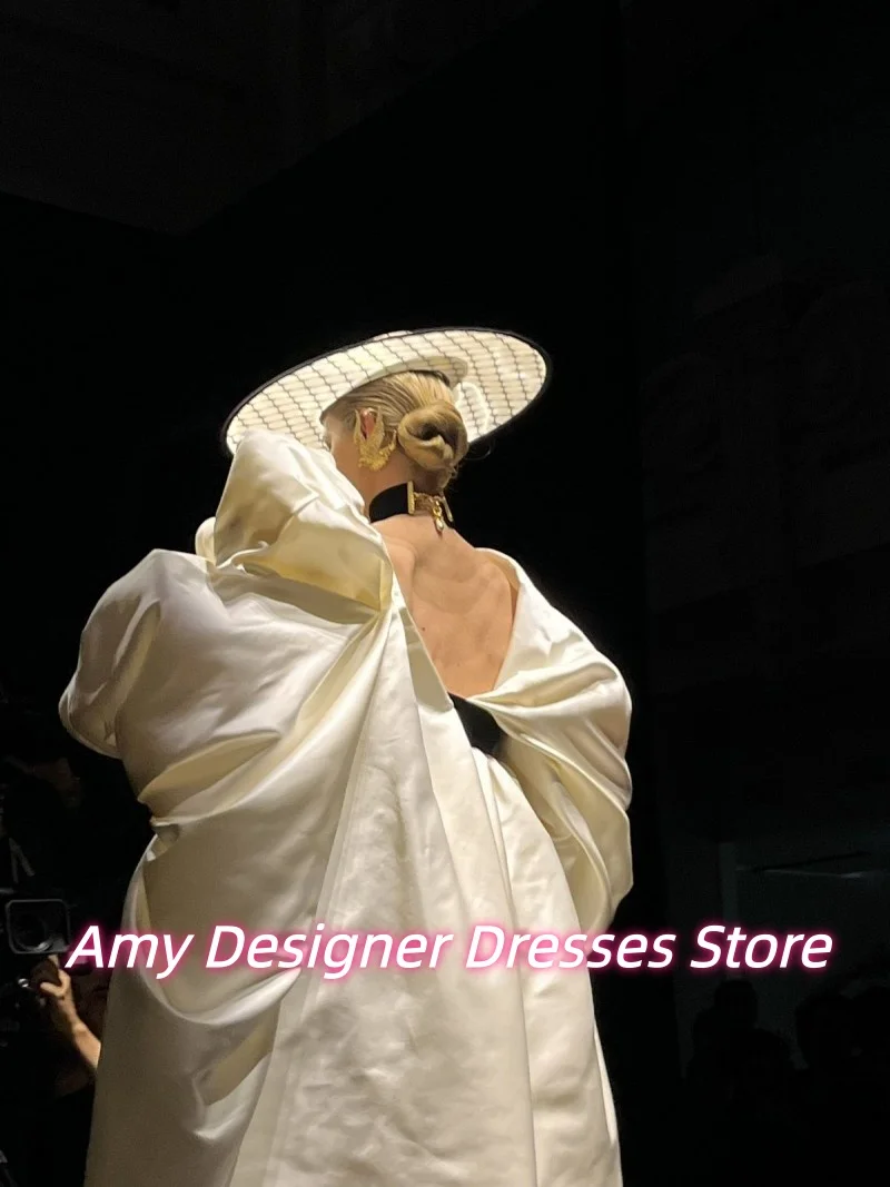 ชุดราตรีสีดำและสีขาวที่หรูหรา ชุดค็อกเทล ชุดราตรีงานพรอมสุดหรูแบบไนจีเรียสำหรับผู้หญิง  ชุดเดรสสำหรับงานเลี้ยง