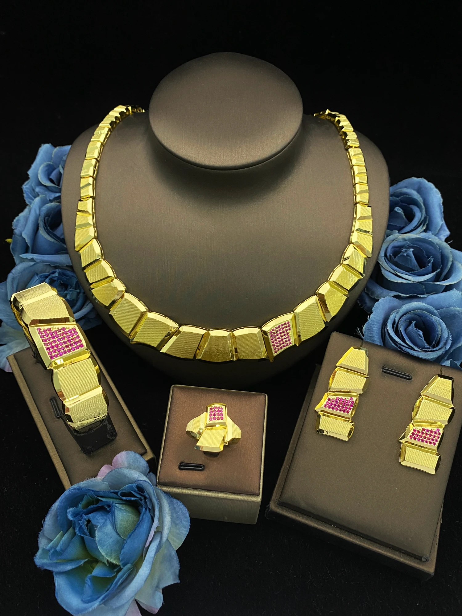 

Falair Luxury Women's Jewelry Set Gold-Plated Copper Artificial Zircon Imitation Arabic Banquet Bracelet Ring Necklace Earring