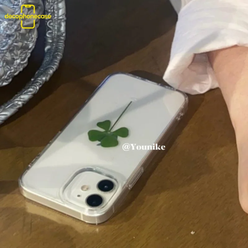 Funda de Teléfono ins Summer Fresh Good Fortune con Trébol de Cuatro Hojas de 2.5mm, Carcasa de Acrílico y TPU Bayer Importado de Alemania para iPhone 17 Pro Max Air