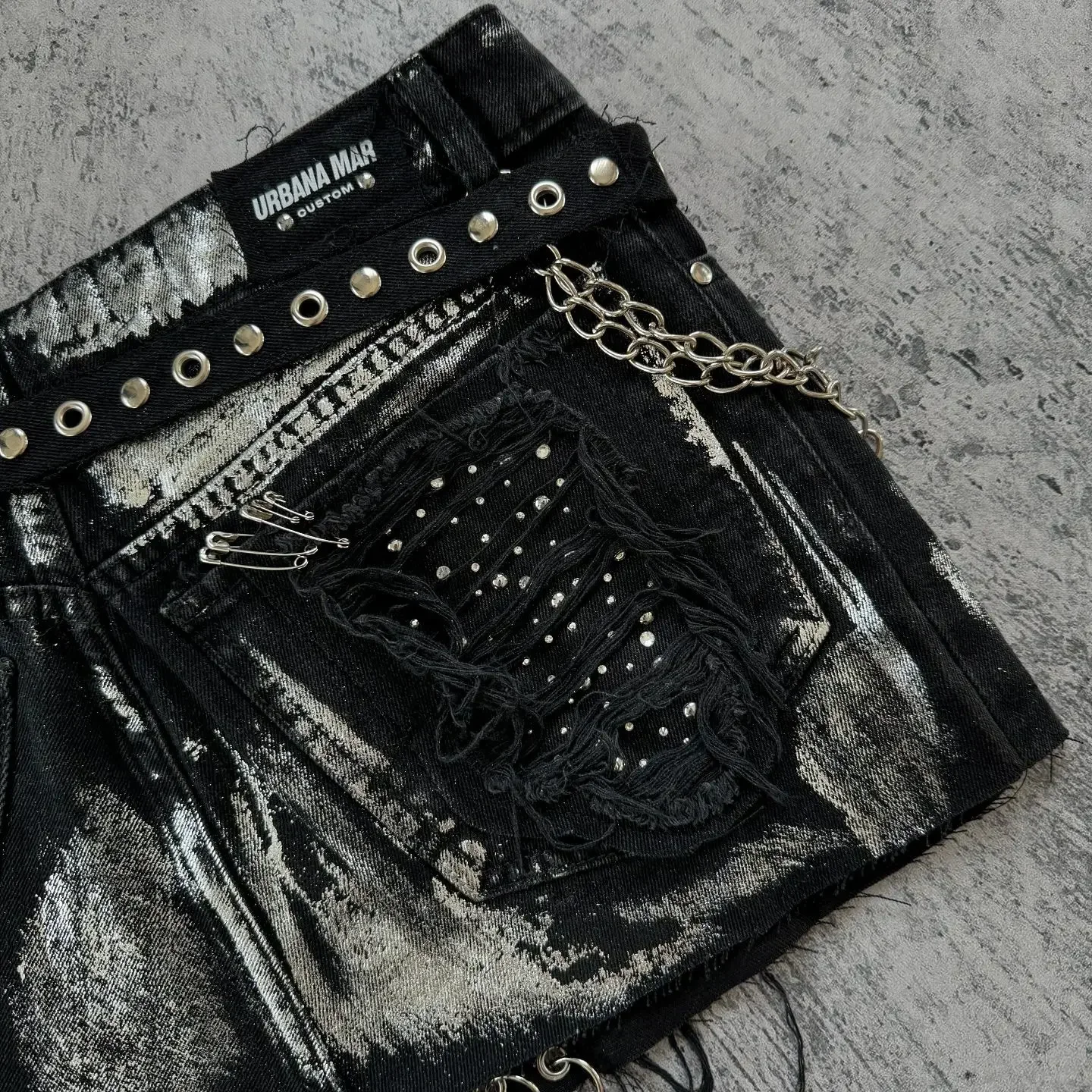 Harajuku Gothic Hip Hop Retro Shorts Women Y2K Skirt Washed Rhinestone Sequin Baggy Denim Short High Waist Slim Mini Short Skirt