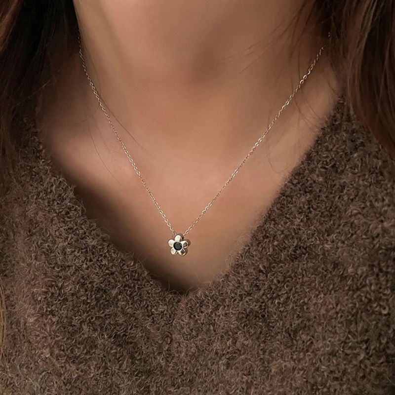 Punk Neck Chain Fashionable Women Neck Jewellery Gift Adjustable Clavicle Chain image 2