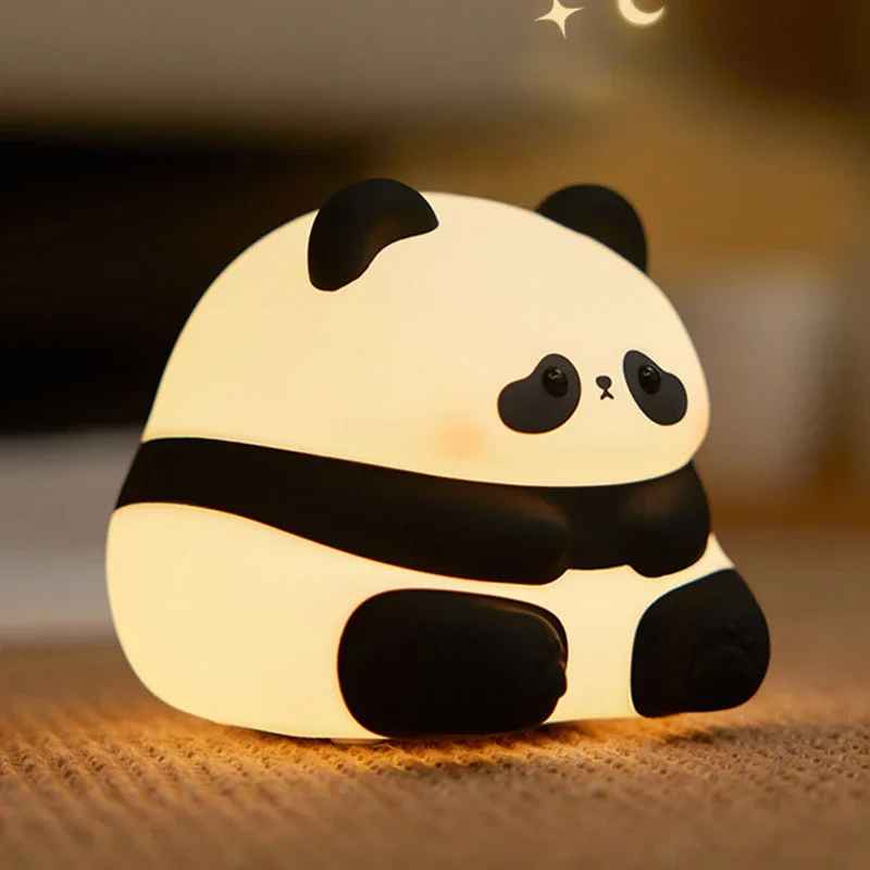 ใหม่ Mini Panda Small Night Light ห้องนั่งเล่นสร้างสรรค์น่ารัก Panda Pat 3 ความเร็วปรับแสงเดสก์ท็อปตกแต่งของขวัญการ์ตูน