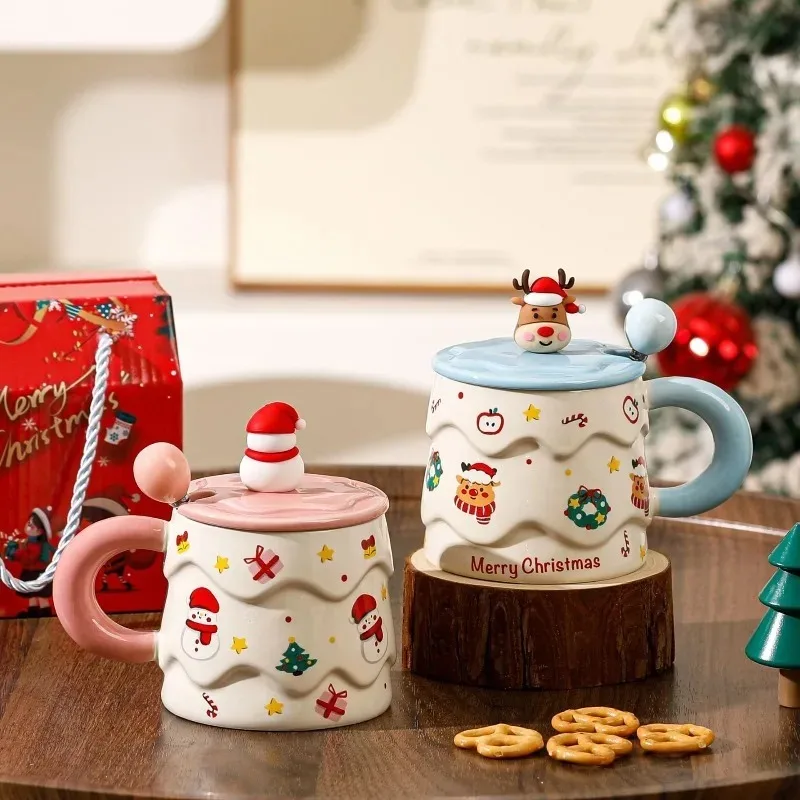 

Керамическая кружка в подарочной коробке с Санта-Клаусом и оленями, рождественские украшения, милый рождественский подарок с крышкой на 2025 год
