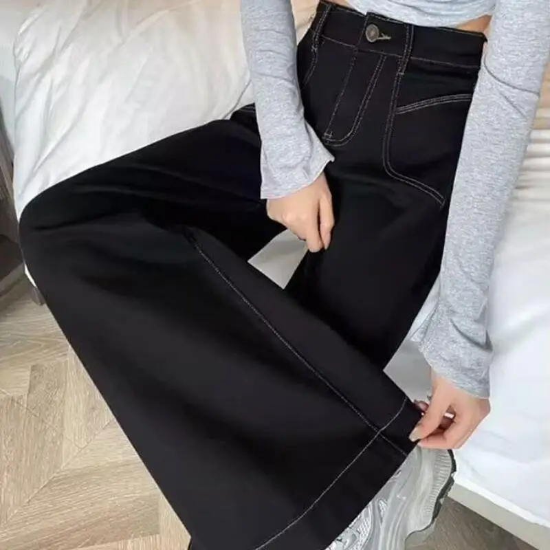 

2026 Зимние женские новые стильные свободные джинсы с высокой талией большого размера, тонкие скрывающие бедра, слегка вытягивающие широкие брюки
