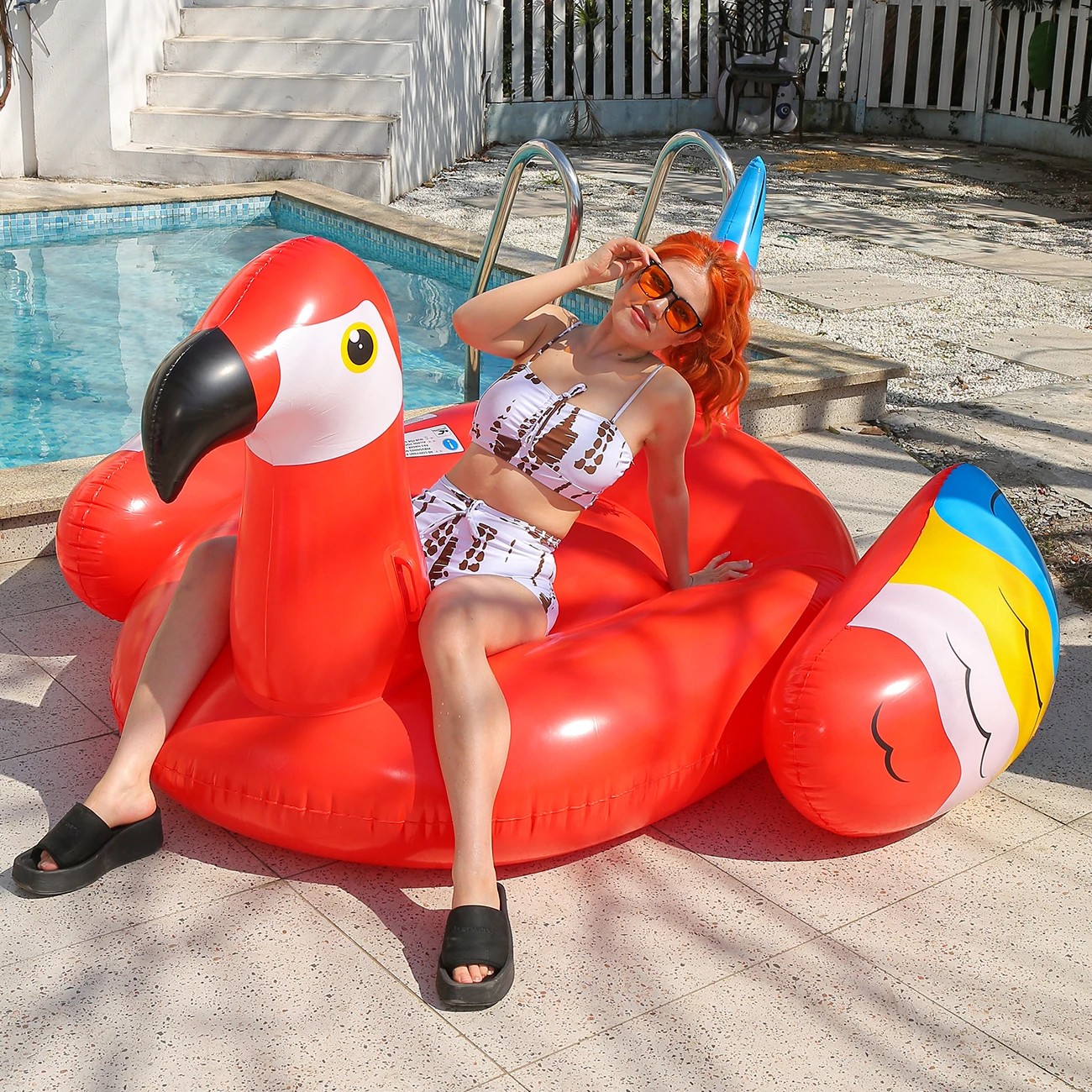 1PC Giant Parrot-Shaped Inflatable Water Ride-On, Ideal for Adult Summer Water Recreation and Relaxation