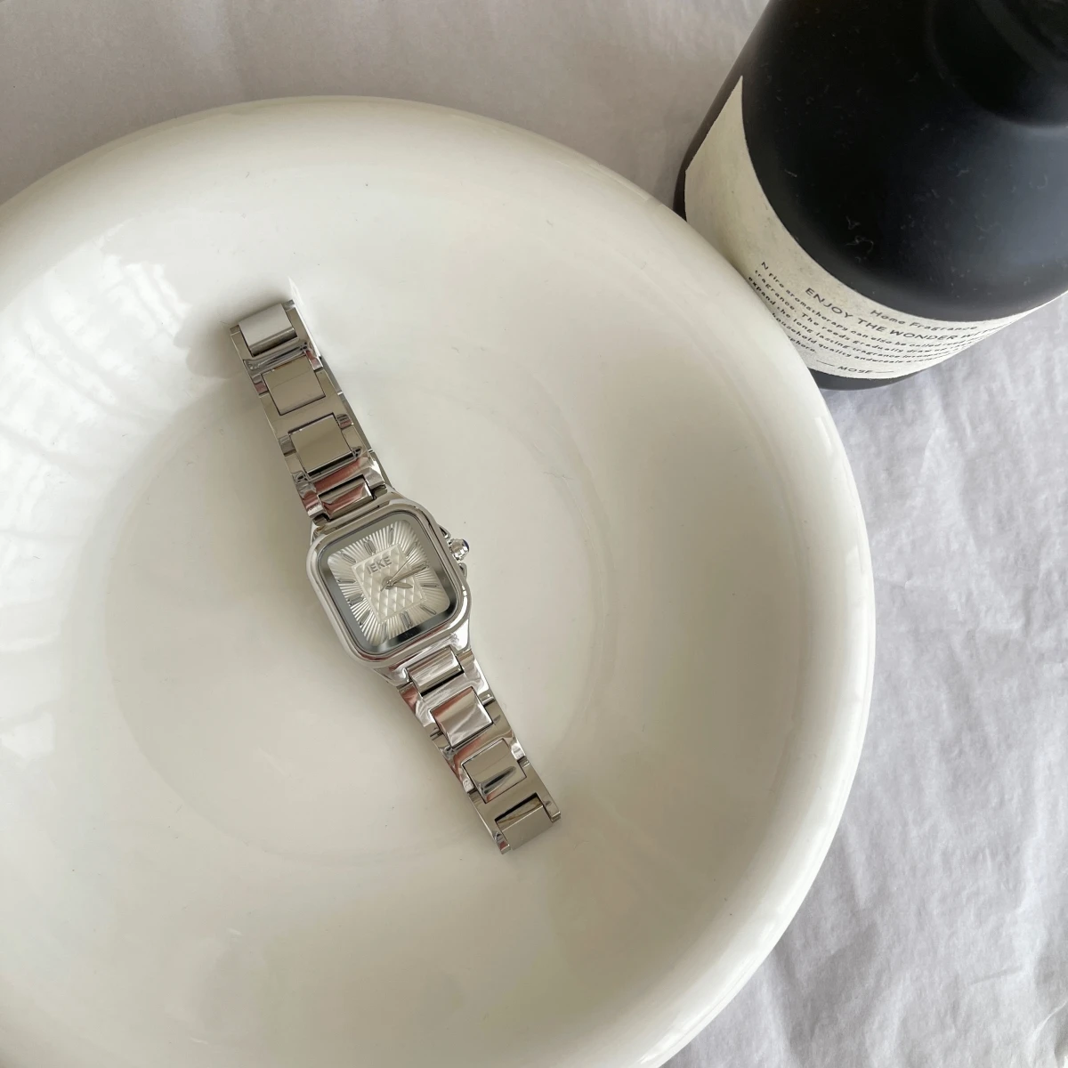 New Small Square Retro Green Women'S Watch, Elegant, Simple, Versatile, Suitable For Work, High-Value Steel Band Quartz Watch