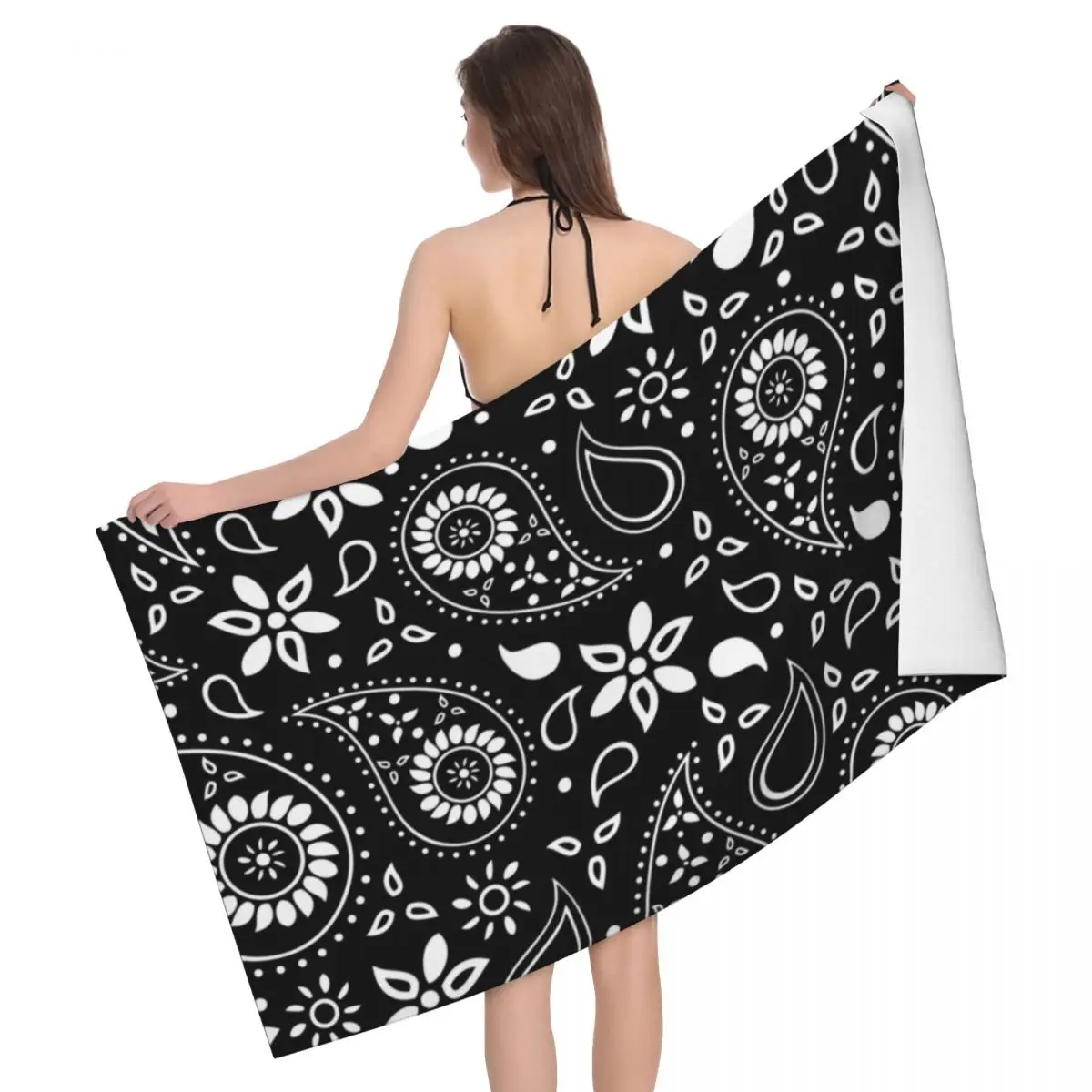 

Black And White Paisley Floral Pattern Beach Towel Customized Boho Bandana Style Super Soft Microfiber Bathroom Towels