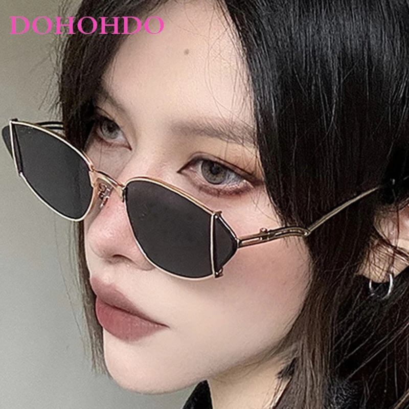 

Fashion Trendy Cat Eye Metal Frame Y2K Punk Sunglasses Ladies New Luxury Designer Sunglass Driving Travel Eyewear Female UV400