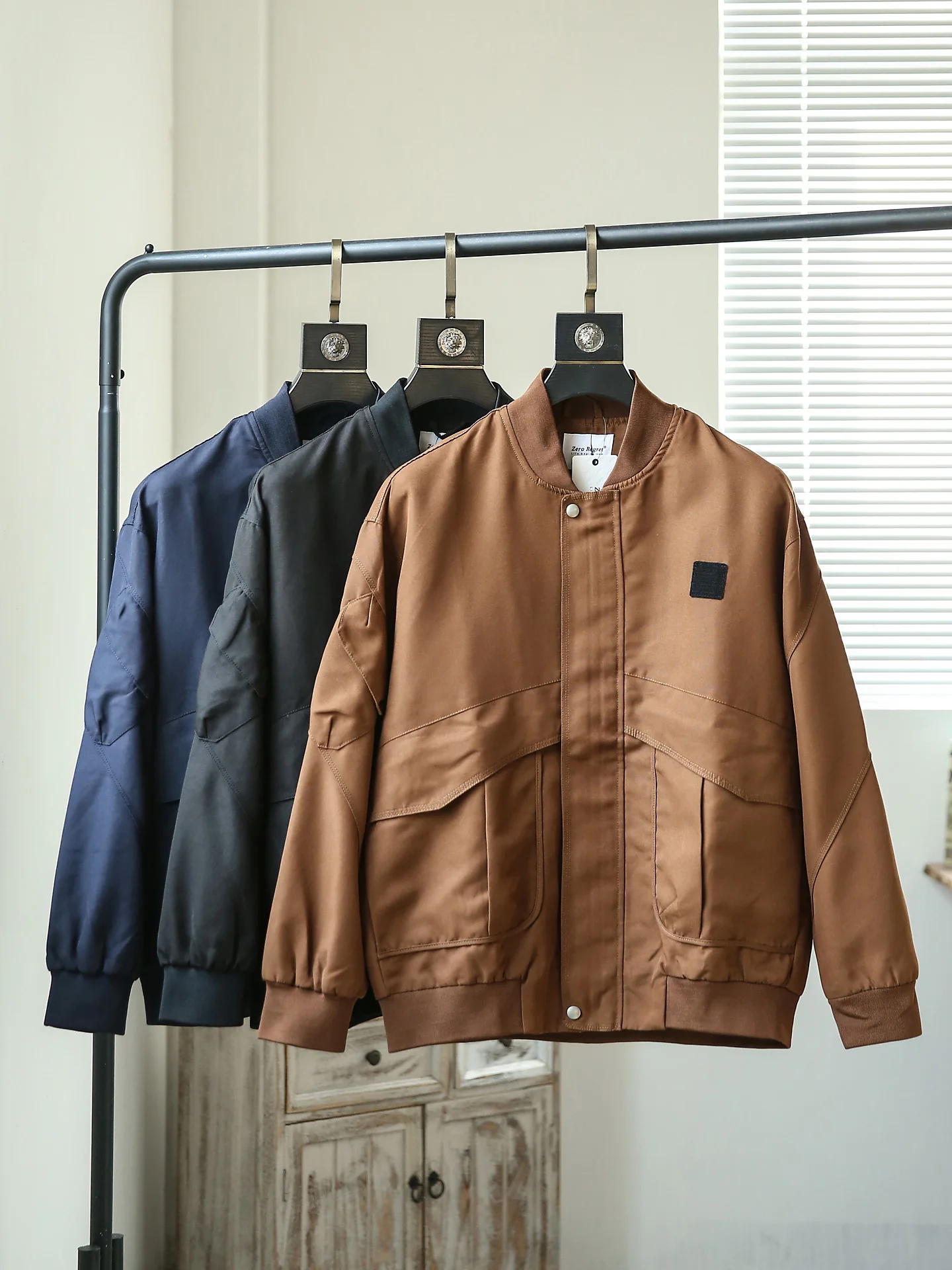 

Свободная повседневная мужская куртка-пилот в американском ретро-стиле цвета хаки с бейсбольным воротником, универсальная рабочая одежда, ветрозащитная верхняя одежда с длинными рукавами на молнии