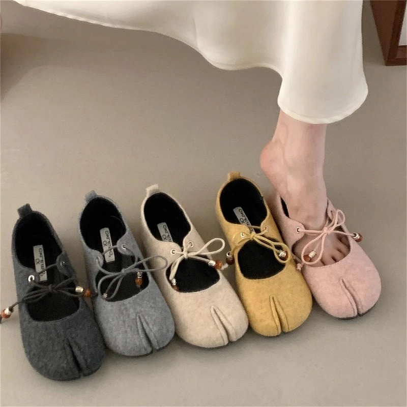 

SUOJIALUN Autumn New Women Flat Shoes Fashion Split Toe Lace up Mary Jane Shoes Soft Flat Heel Outdoor Casual Single Shoes