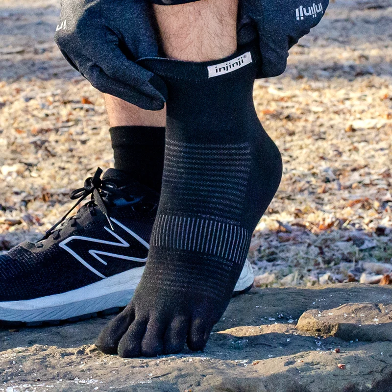 

Injinji Five-Finger Running Sos Mid-Calf Marathon Length Waterproof Outdoor Sports ex Sos with CoolMax Technology