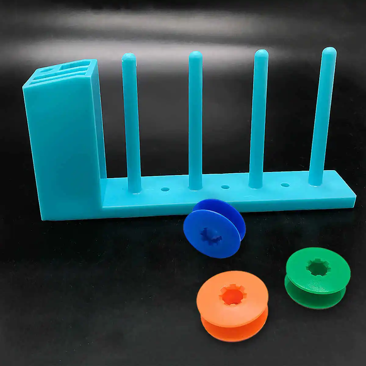 1Pcs/5Pcs Sewing Machine Sstorage Box With Magnetic Adsorption Fatbed Sewing Machine Four-post Thread Spool Rack Scissors Small