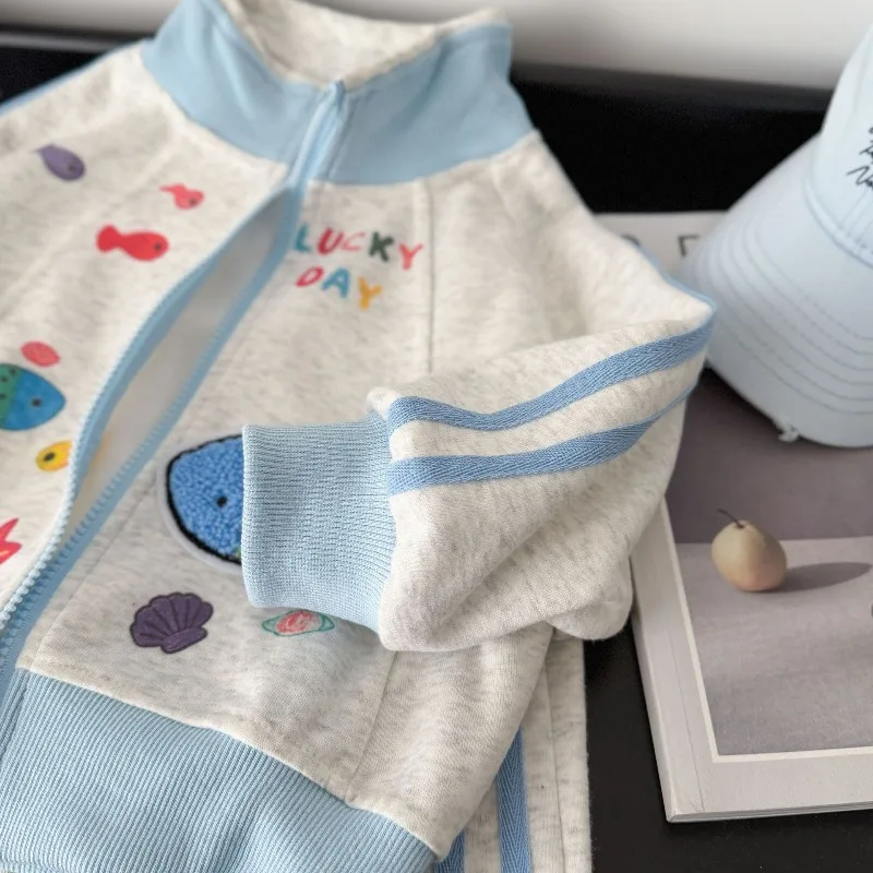 Herbst-Winter-Kleidungsset für Mädchen, 2-teilig, für Kinder von 1 bis 10 Jahren, bestehend aus einem gestickten Mantel mit Reißverschluss und einer weichen Hose, ideal als Trainingsanzug. – Detail 7