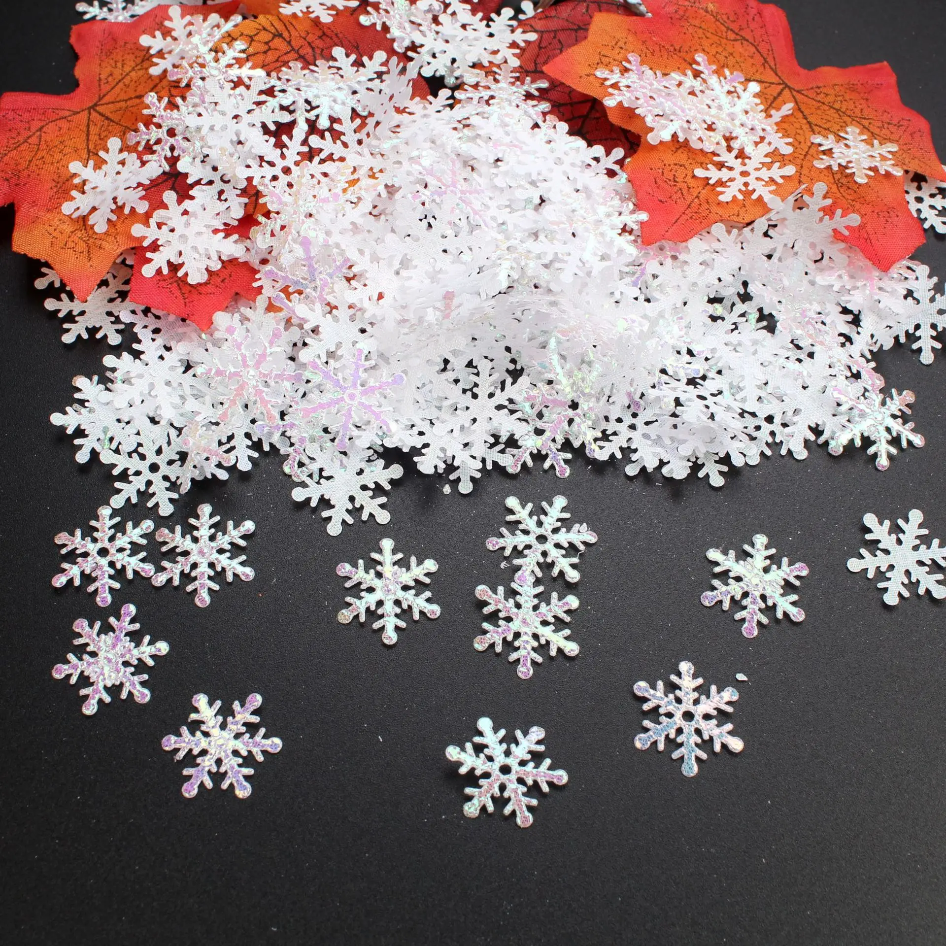 300pcs Winter Christmas snowflake flakes, throwing paper scraps at parties for Wedding Birthday Holiday Frozen Party