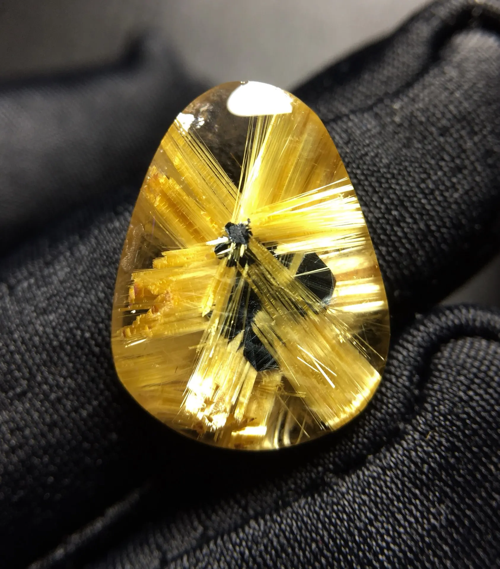 

Natural Gold Rutilated Quartz Pendant Rutilated Quartz Jewelry 18.8*14.4*6.5mm Flower Love Women Brazil AAAAAAA