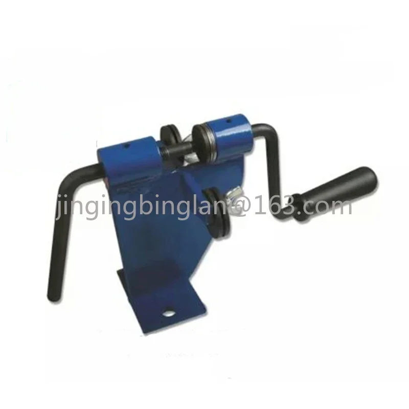 Chain saw chain connector, chain riveting device, mini repair and connection equipment