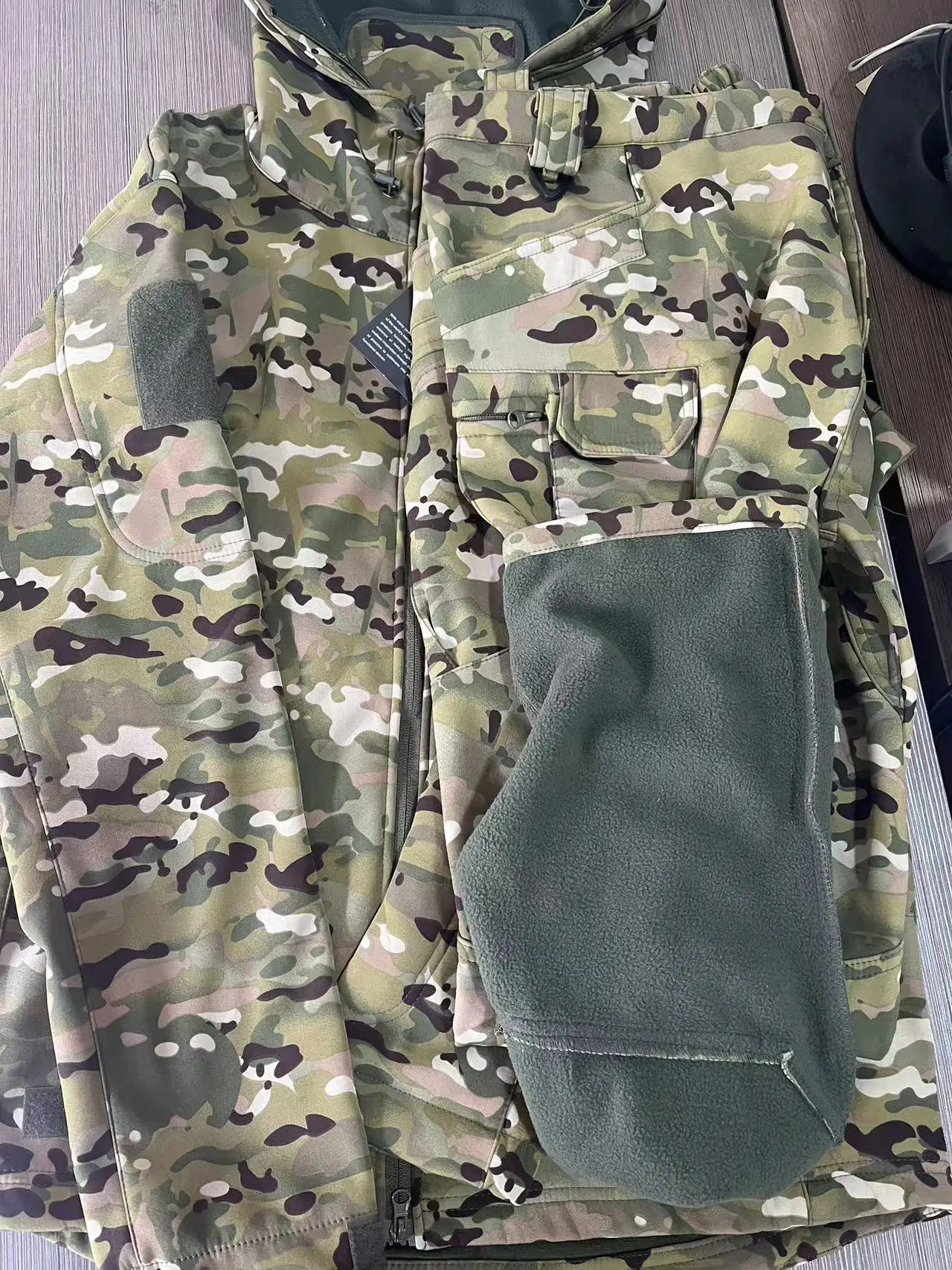 Męskie zimowe kurtki SoftShell spodnie taktyczne Camping piesze wycieczki polowanie wędkarstwo polarowe bluzy z kapturem płaszcze S-5XL Cargo spodnie outdoorowe — zdjęcie 6