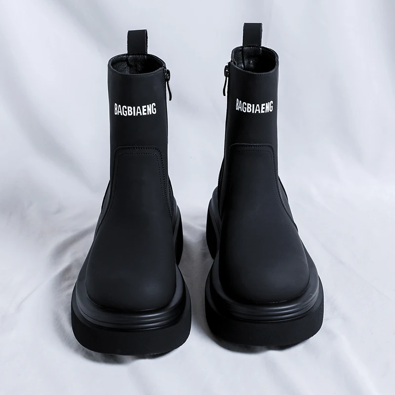 

Thick Soled Letter Men Chelsea Boots Non Slip Soft Comfortable High Boots Motorcycle Boots
