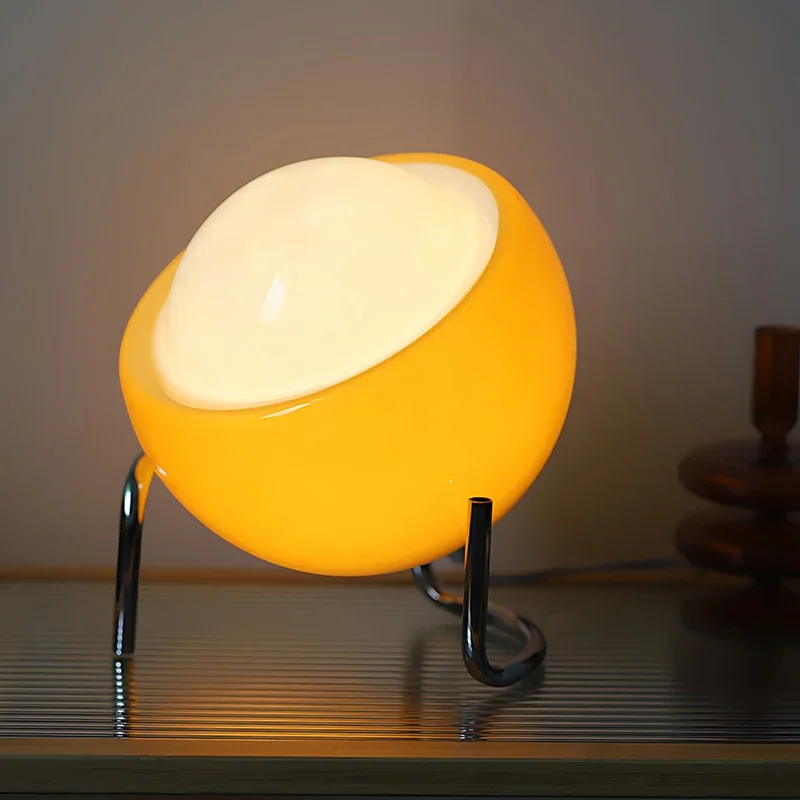 Lampu meja dalam ruangan kontemporer kamar tidur samping tempat tidur ruang tamu kaca dekorasi kreatif lampu meja Nordik LED Retro lampu malam