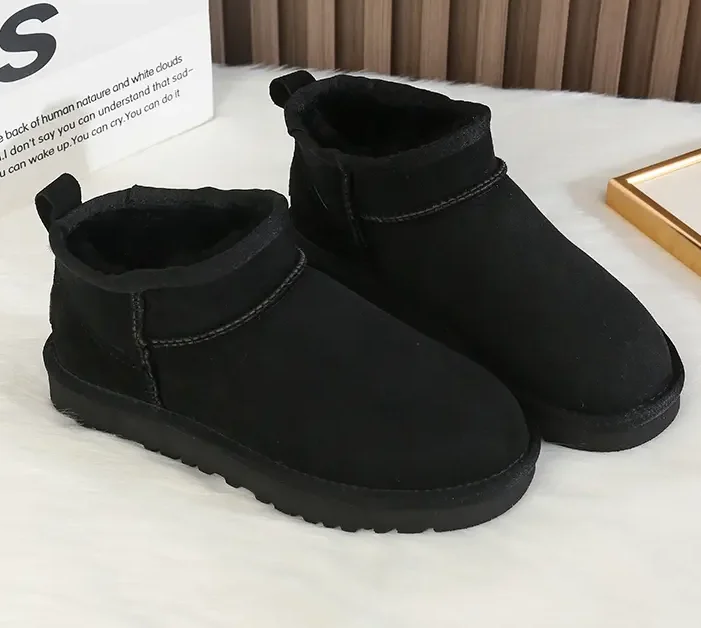 Sheepskin and wool integrated men's plus size snow boots with winter fleece and thick insulation short tube cotton shoes