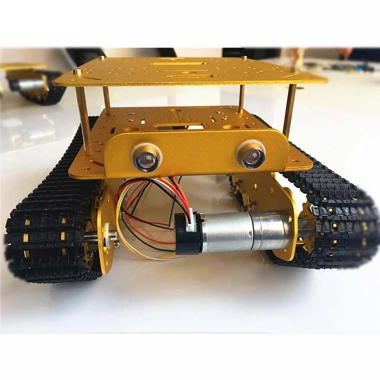 Inteligentny metalowy czołg RC z amortyzacją Gąsienicowy pojazd gąsienicowy Rama podwozia Platforma łożysk gąsienicowych, serwa, sterowanie