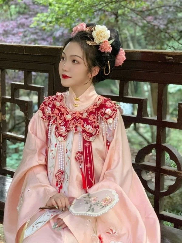 Ming Dynasty Standing Collar Heavy Industry Phoenix Embroidered Wedding Dress Butterfly Cloud Shoulder Horse Face Skirt