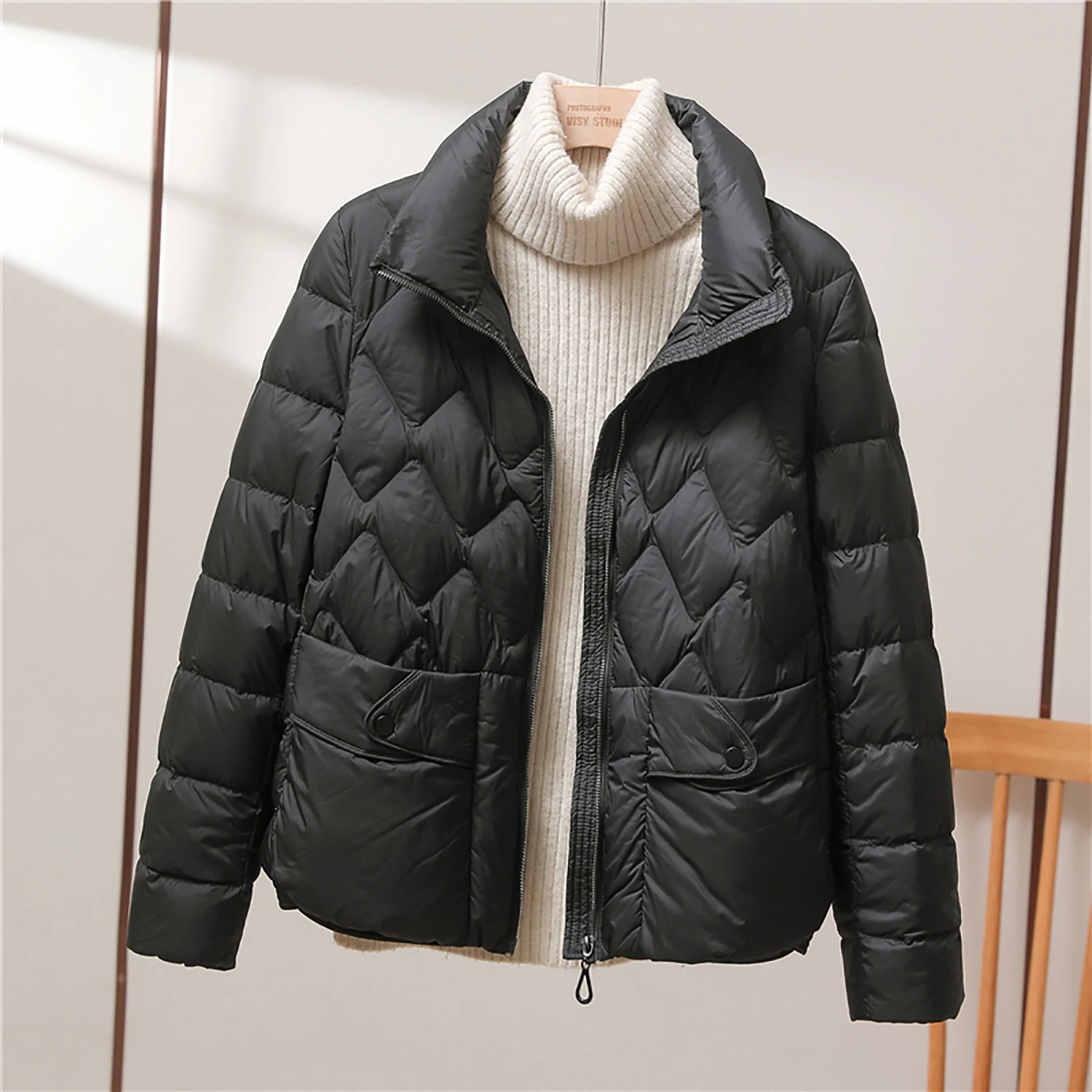 

Black stand up collar down jacket for middle-aged women, loose jacket 2024 new style, mom outfit, 90 white duck down winter top