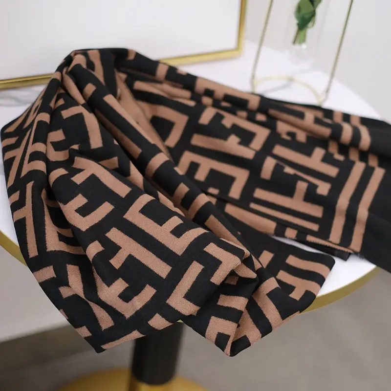 جديد دافئ فاخر الكشمير وشاح المرأة عادي اللون شال أنيق ويلتف السيدات بطانية فولارد الشتاء الباشمينا باندانا Bufanda