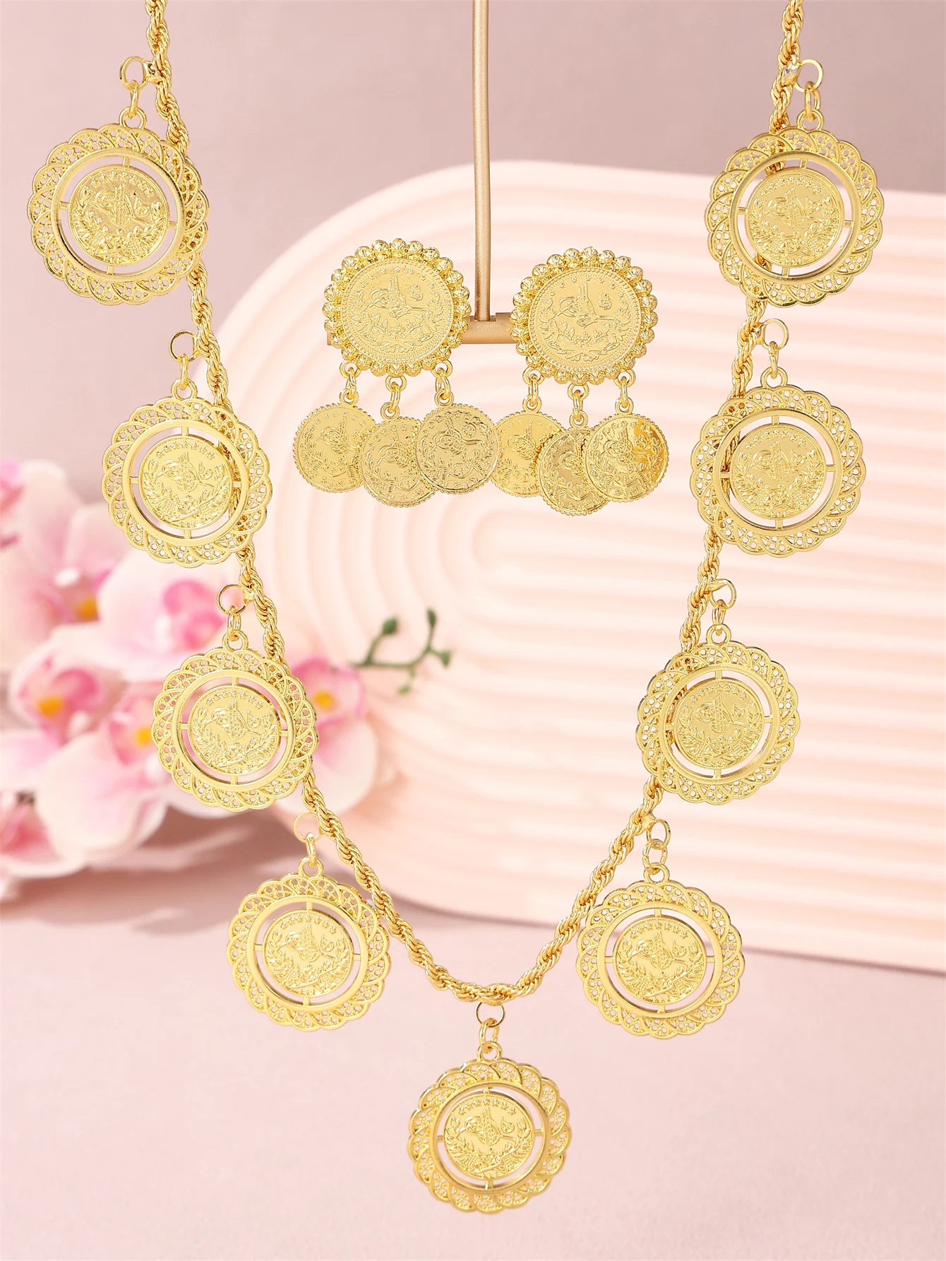 

Arab court metal hollow Ottoman totem circular pendant earrings with necklace accessories set