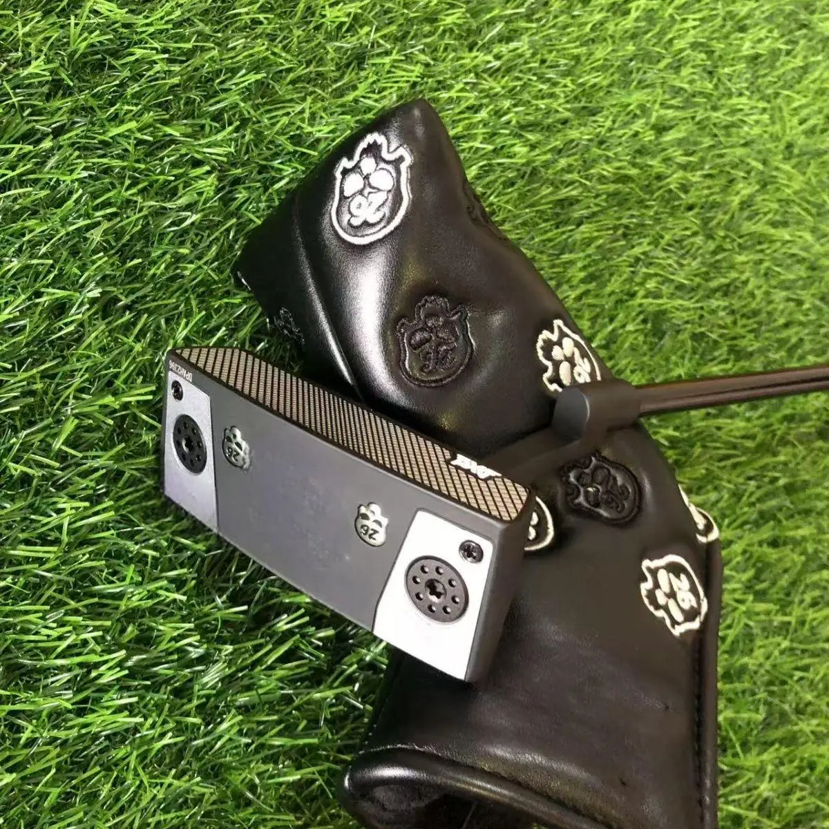 Putter de golf pour hommes, visage fraisé de précision pour une précision et un contrôle supérieurs sur le vert