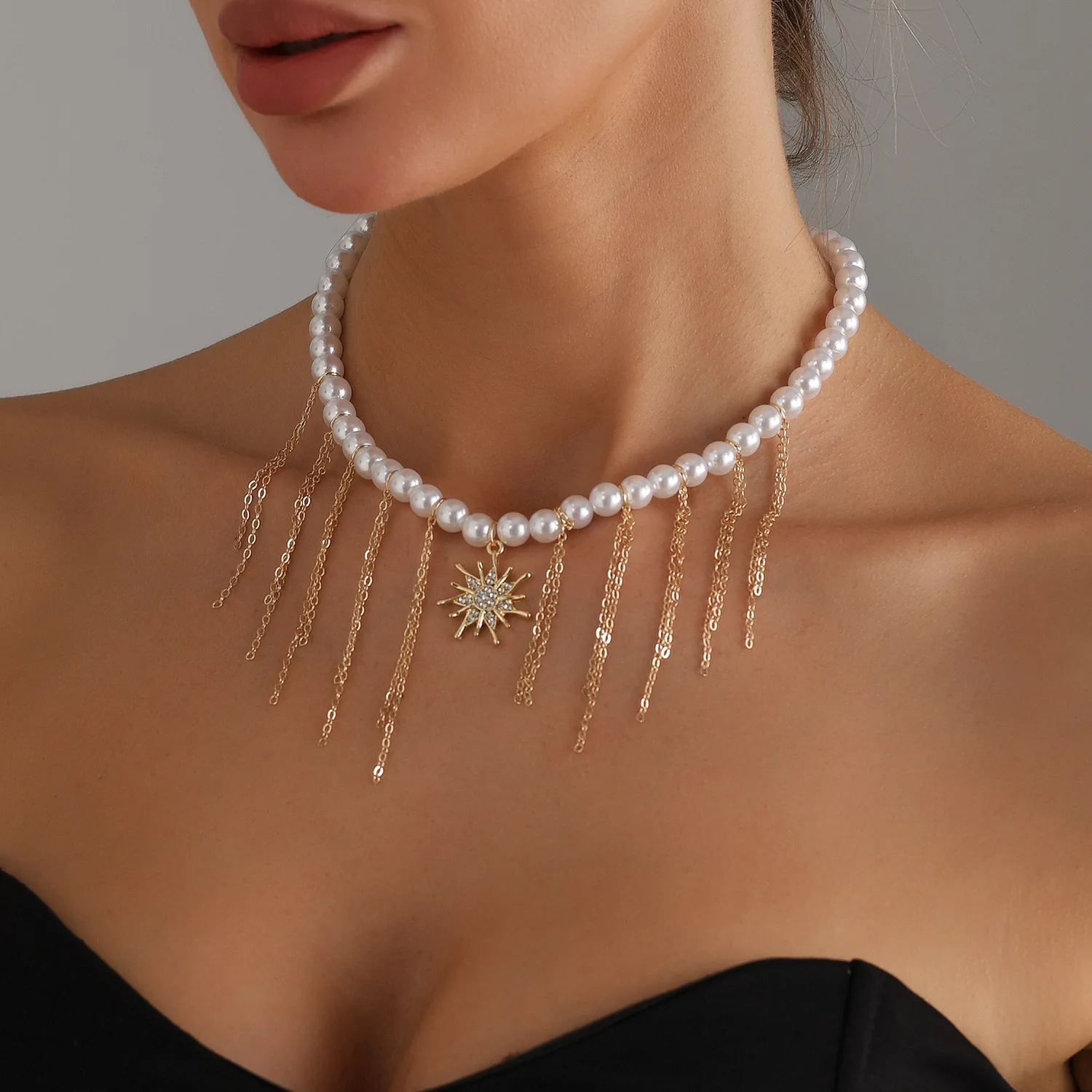 Diamond studded imitation star pearl necklace with tassels, light luxury and fashionable necklace accessories
