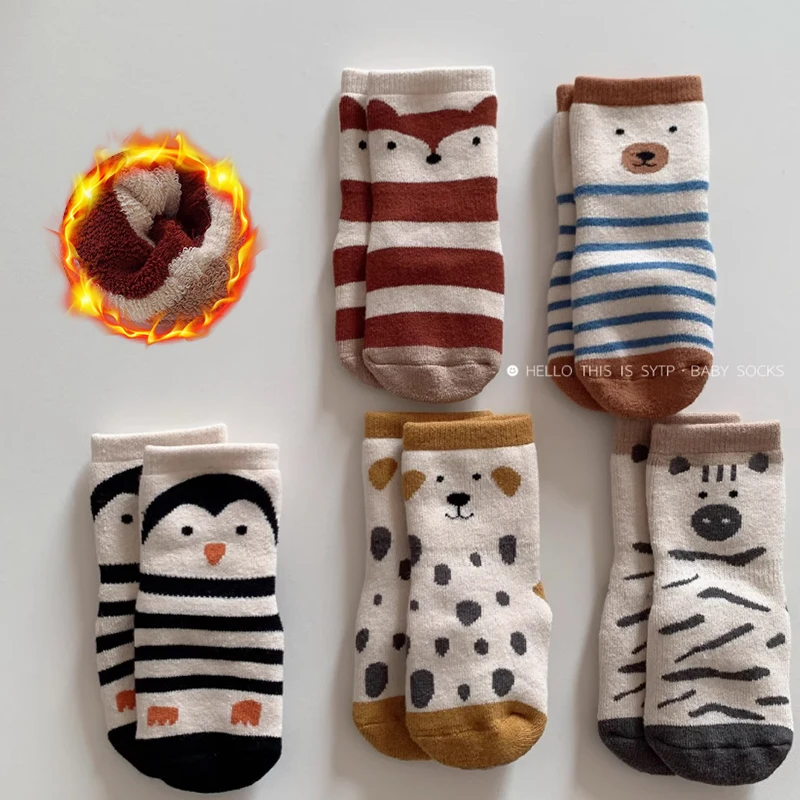 5 Paar Baby-Söckchen mit niedlichen Tiermustern, warm, dick, weich, rutschfest, hautfreundlich, bequem für Herbst und Winter
