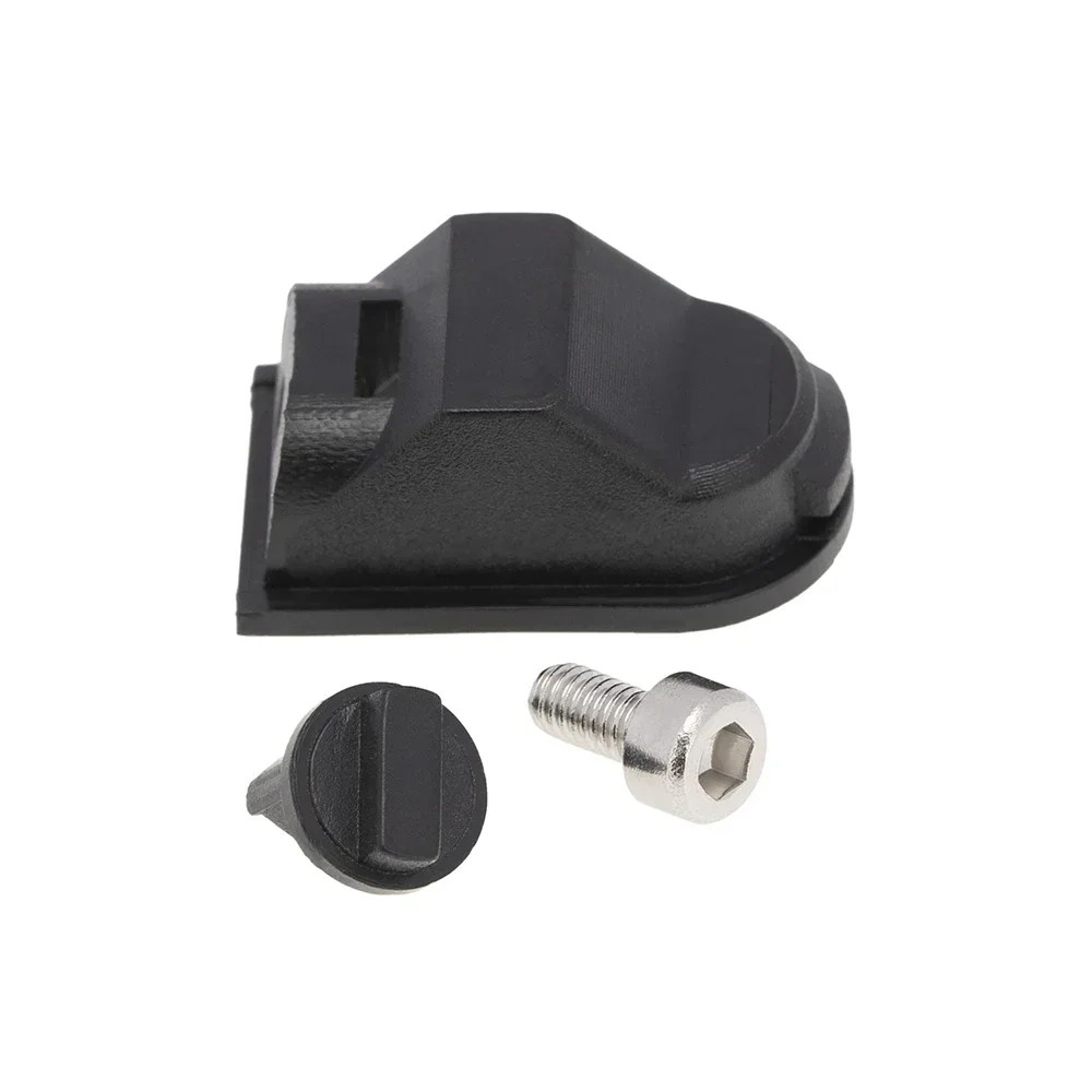 Fuel tank port