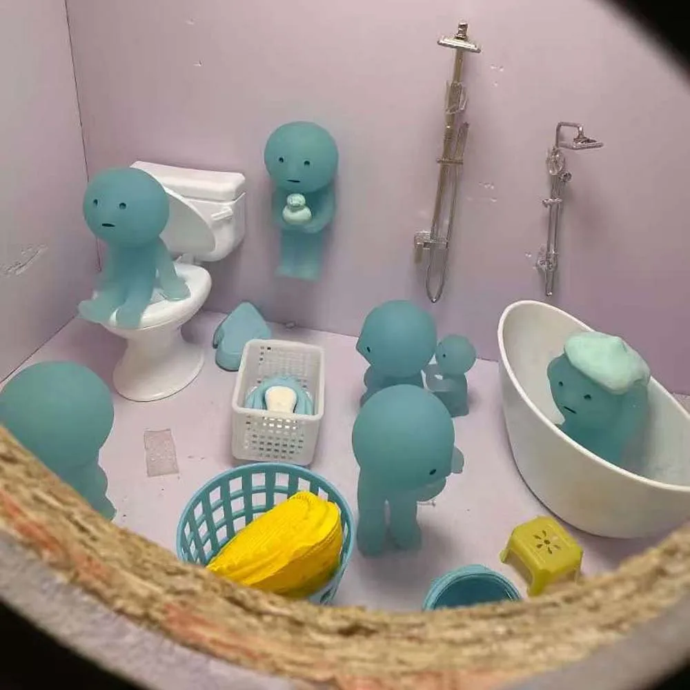 SMISKI Blind Box Seria Toaleta i Łazienka Świecąca w Ciemności Niebieska Lalka Mystery Box Figurki Akcji Dekoracja Prezent Urodzinowy dla Fanów i Dzieci