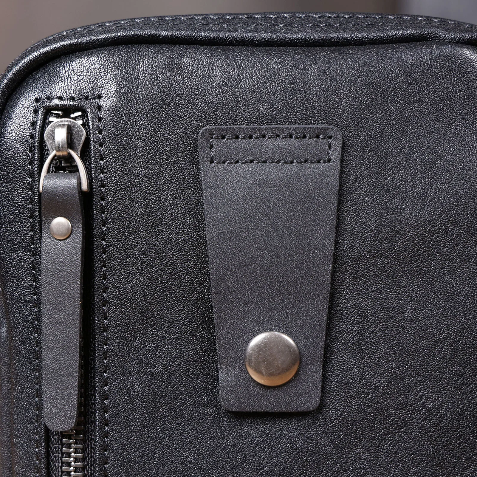 Echte Leder-Umhängetasche für Herren, Crossbody-Taschen, einfache Rindsleder-Gürteltasche, Top-Layer-Leder, modischer Casual-Stil – Detail 9