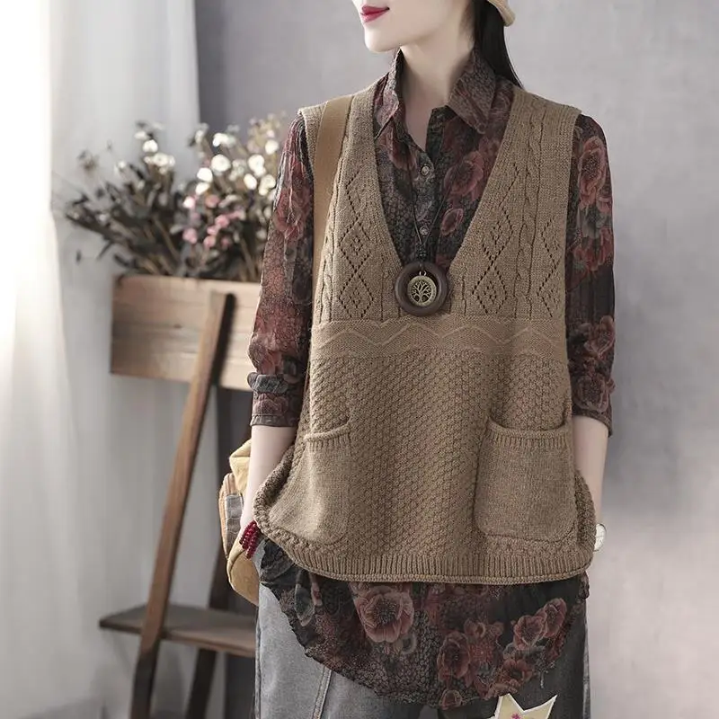 Autumn Hollow Out All-match Vintage Sweater Vest Casual Fashion Women Sleeveless Pockets Loose Knitted Pullover Solid Sweaters